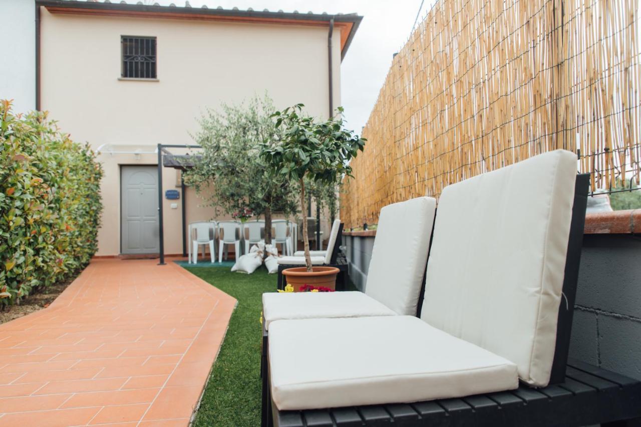 Country Chic Pistoia-Casa In Campagna Giardino, Parking Exterior photo