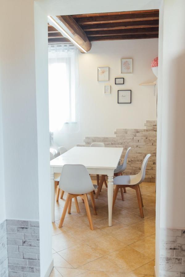 Country Chic Pistoia-Casa In Campagna Giardino, Parking Exterior photo