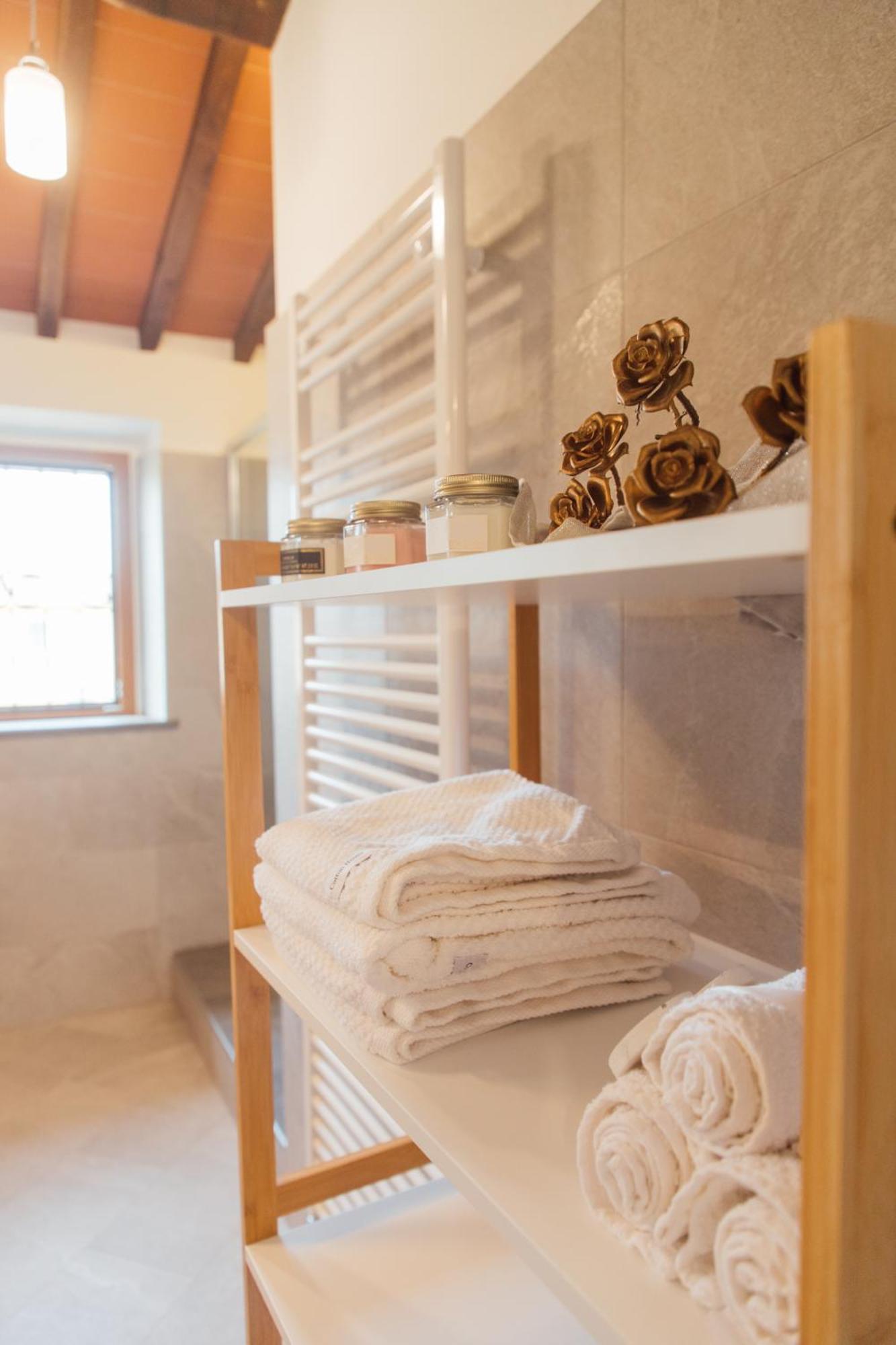 Country Chic Pistoia-Casa In Campagna Giardino, Parking Exterior photo